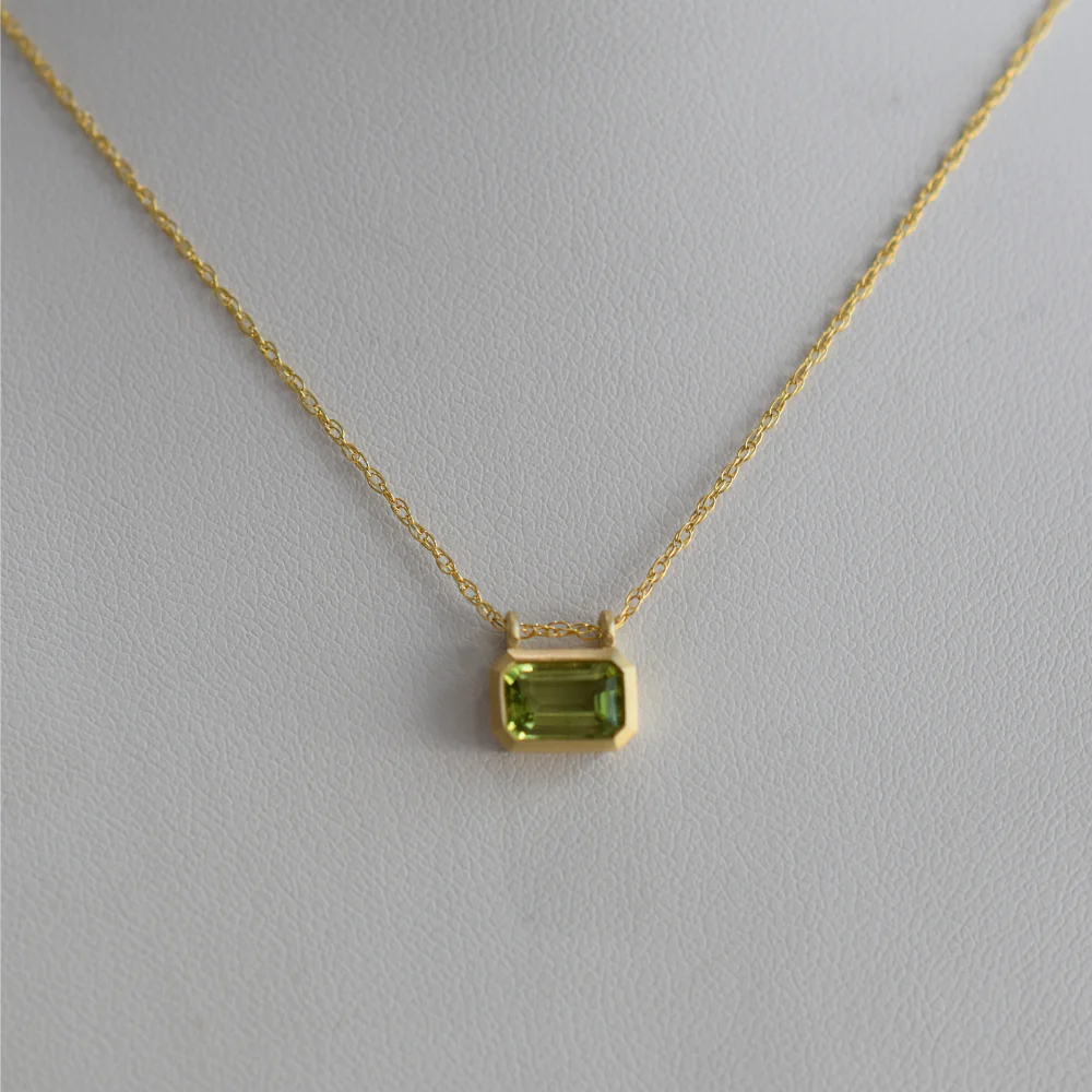 Peridot Bezel Pendant Necklace - Image 3