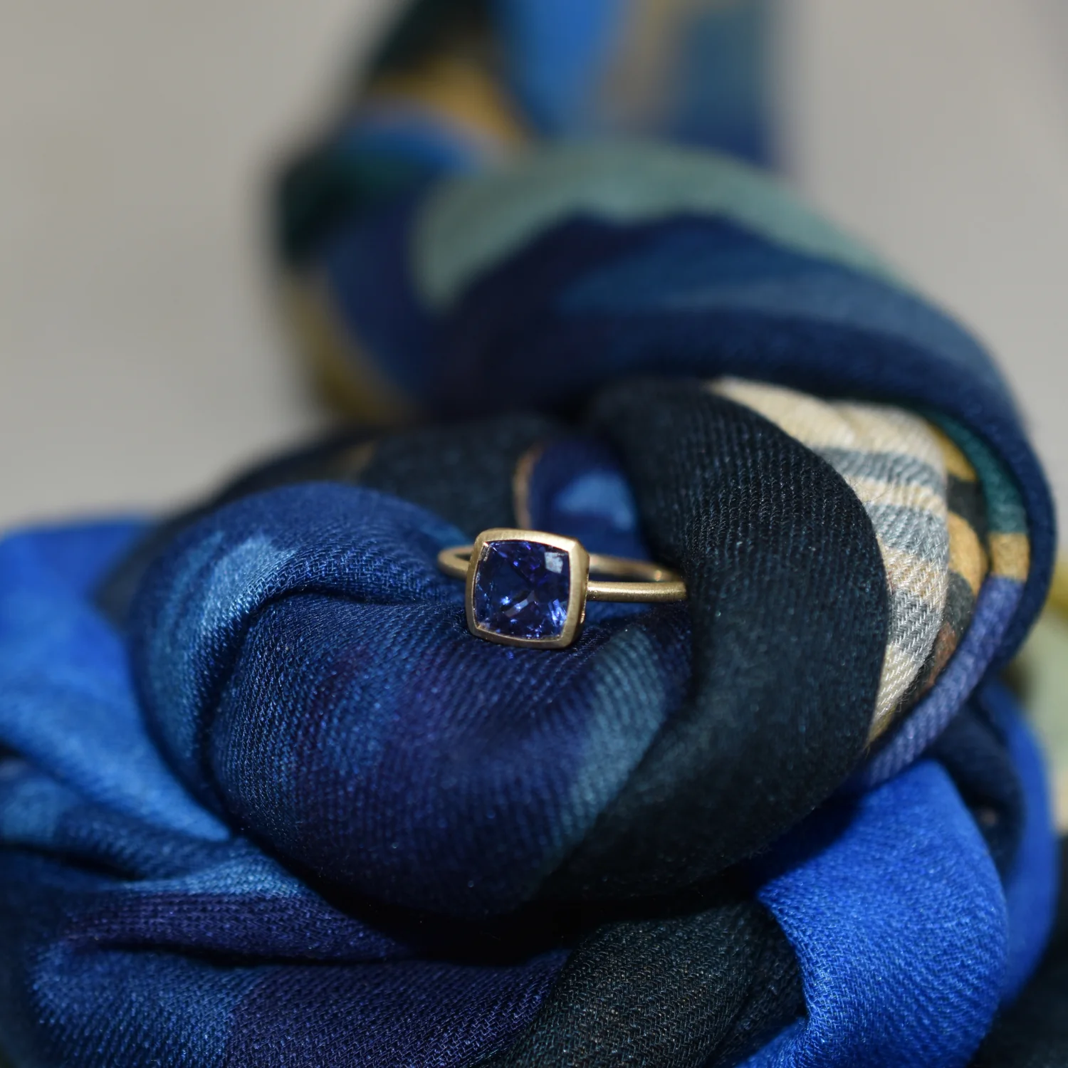 Simple Bezel Ring - Tanzanite - Image 7